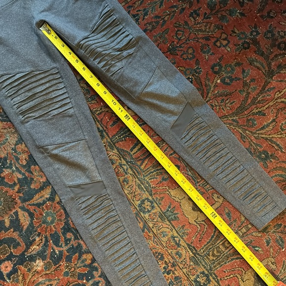 AlO yoga leggings - Picture 8 of 16